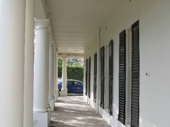 Berkeley Hall_St Kilda_ground floor colonnade_KJ_Dec 09