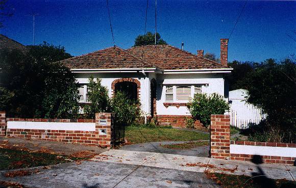 Typical English Domestic Revival villa, 9 Robina Road