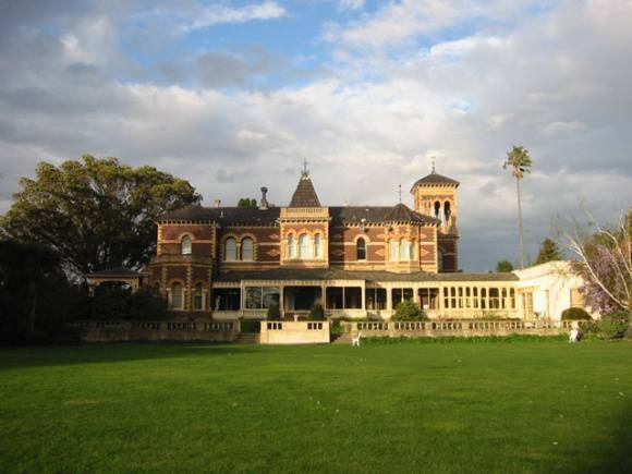 BOOO5 Ripponlea House & Fountain
