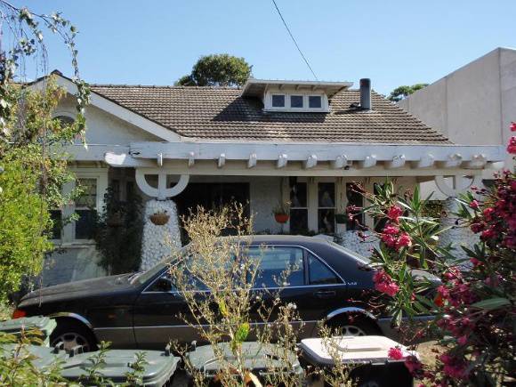 HO96 (1) - 600 Barkly Street, West Footscray.JPG