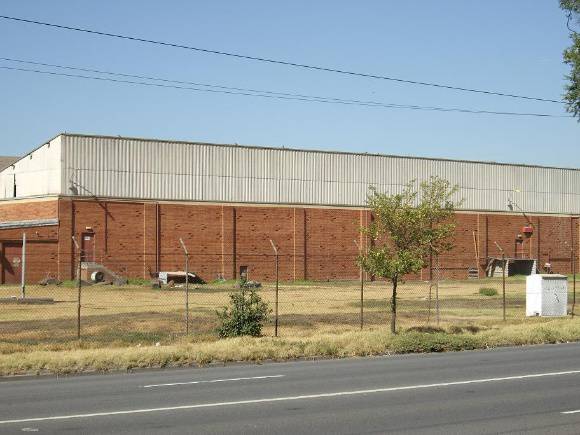 HO125 (1) - Bradmill 341-351 Francis Street, Yarraville.JPG