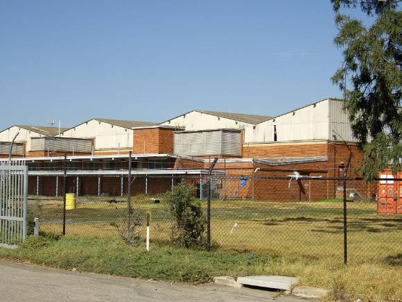 HO125 (3) - Bradmill 341-351 Francis Street, Yarraville.JPG