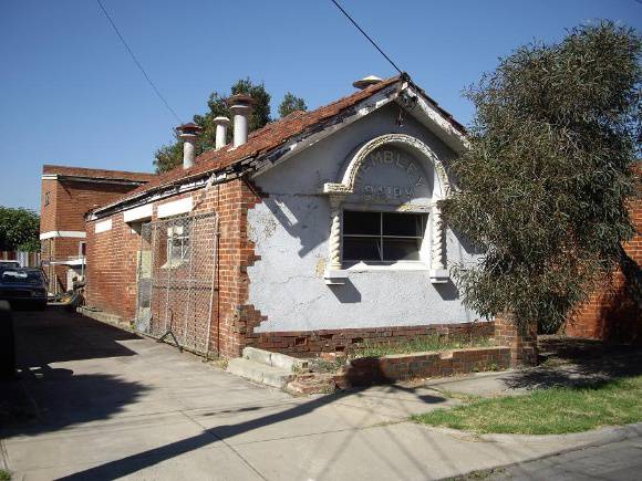 HO158 - Wembly Dairy, 2 Stone Street, Yarraville.JPG