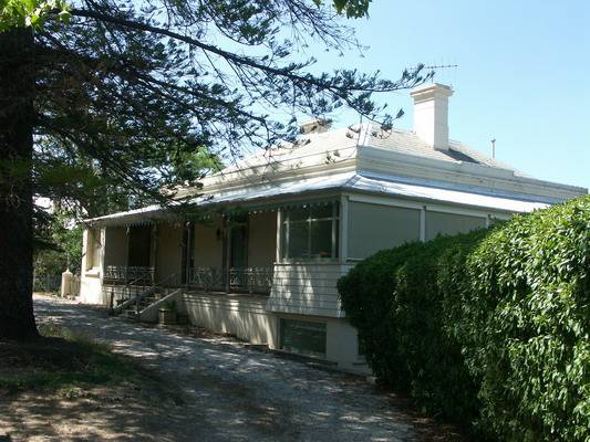 221 Noble Street - No 4.JPG