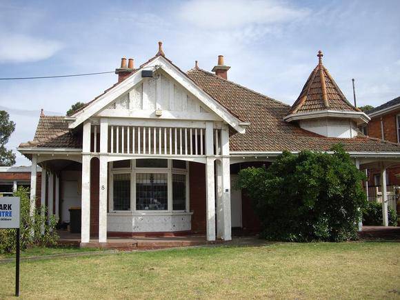 HO188 (2) - Robertson House, 8 Geelong Road, Footscray.JPG