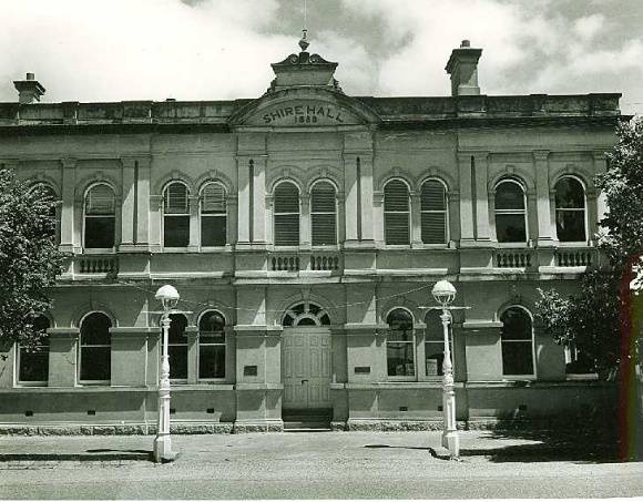 B0382 Shire Hall Ford St Beechworth