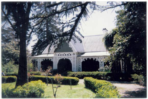 Ballantrae_Buninyong_Peter Hiscock_2005_02.jpg