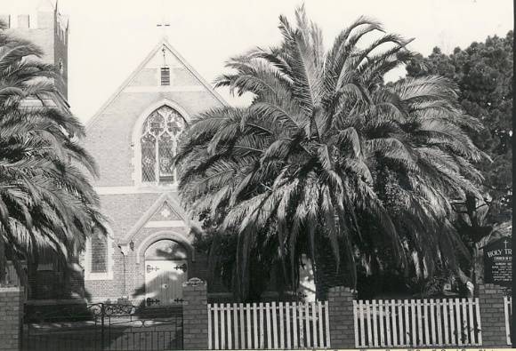 B5208 Holy Trinity Church & Manse 162 Bay St Port Melbourne