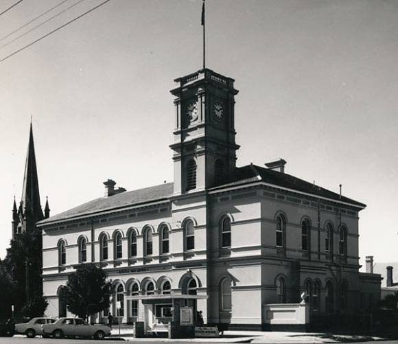 B2734 Post Office Echuca