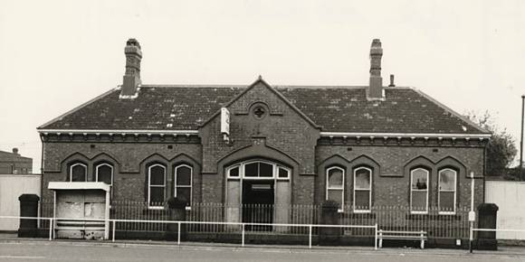 B4679 Clifton Hill Railway Station