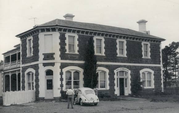 B0946 Hotel Clarkefield