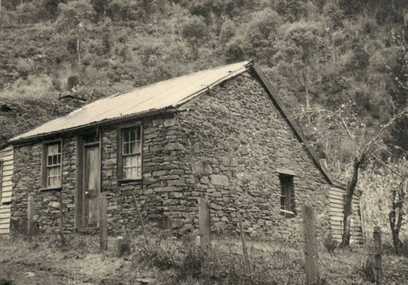 B1237 Stone Cottage Walhalla