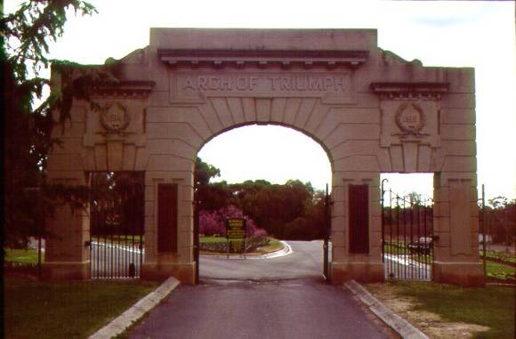 1 white hills botanic gardens arch