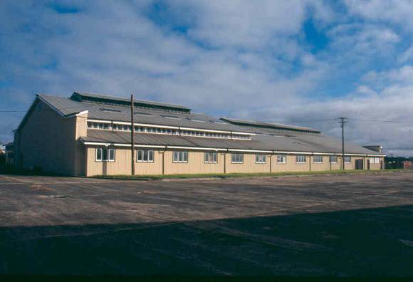 H01969 pt cook waterplane hangar aug02 pm1