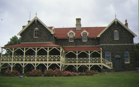 1 elcho homestead lara front view