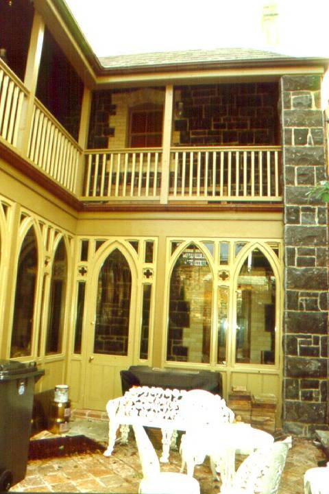 h61 157 hotham street rear courtyard june2000