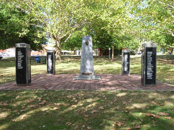 War Memorial, Centre Reserve