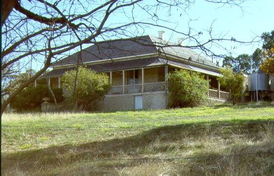 1 ledcourt homestead exterior front view may2001