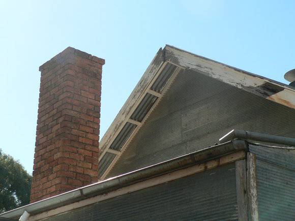 Gringegalgona Soldiers Memorial Hall - detail of rear gable