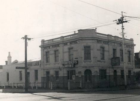 B1315 Whitehorse Inn Hotel 5 Burwood Rd Hawthorn