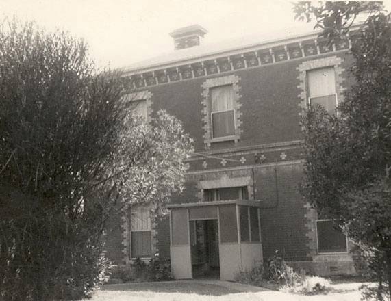 B1994 St Luke's Vicarage 
