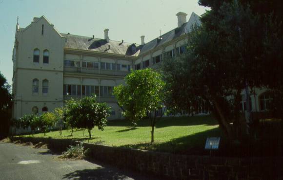 H01950 little sisters of the poor northcote front 2001