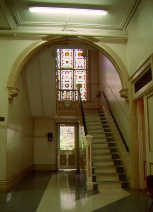 HER2001 001296 rvib st kilda rd main stairhall 2001