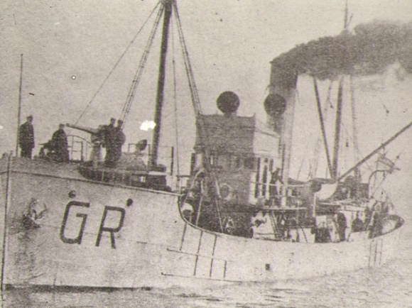 S294_Goorangai_PortPhillipBaySouthChannel_HistoricPhotoSideView